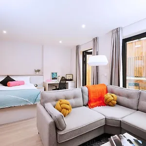 Joivy At Iona Street - Adults Only شقة